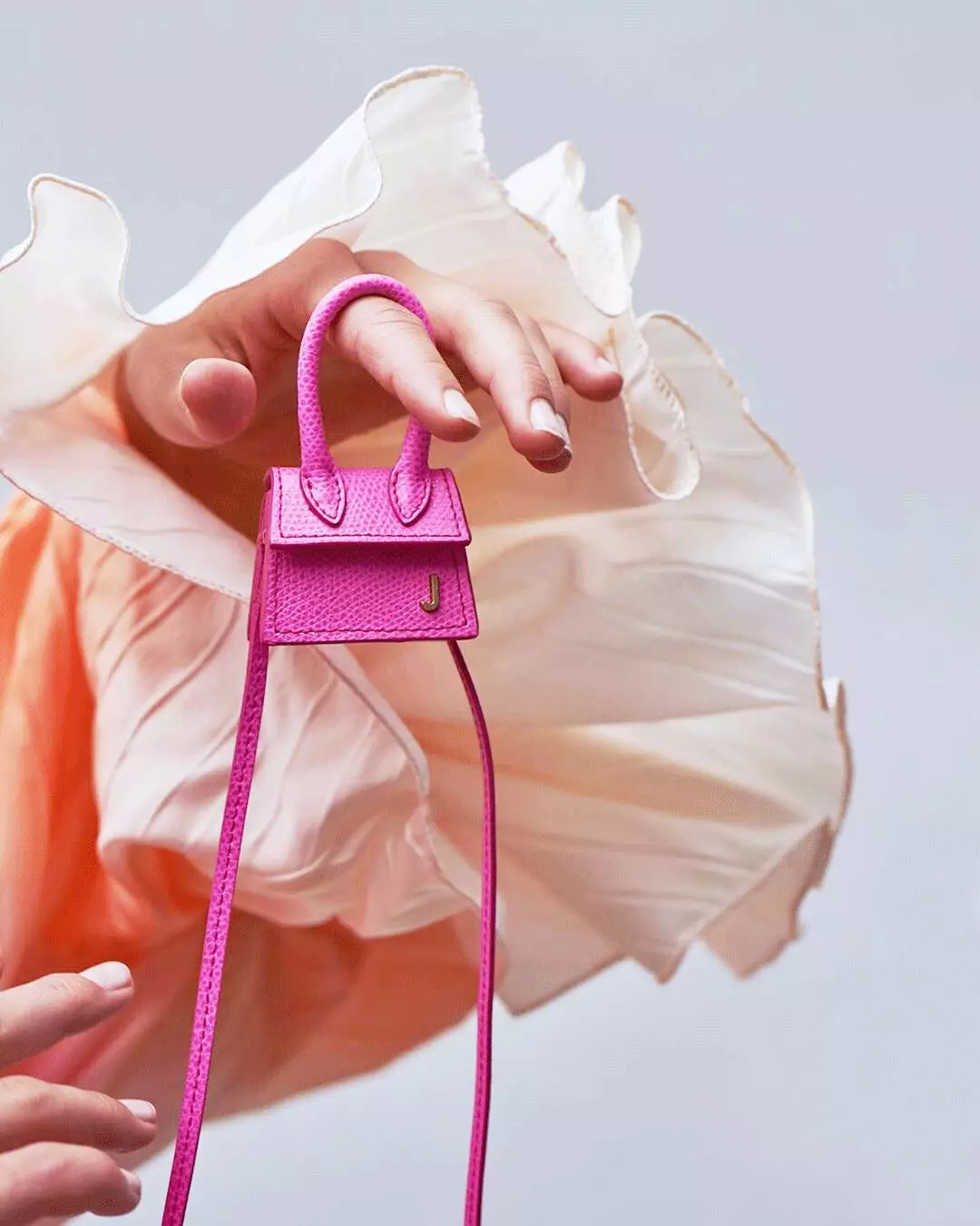 我的胸，我的手指，我的脚腕……都需要一只包包