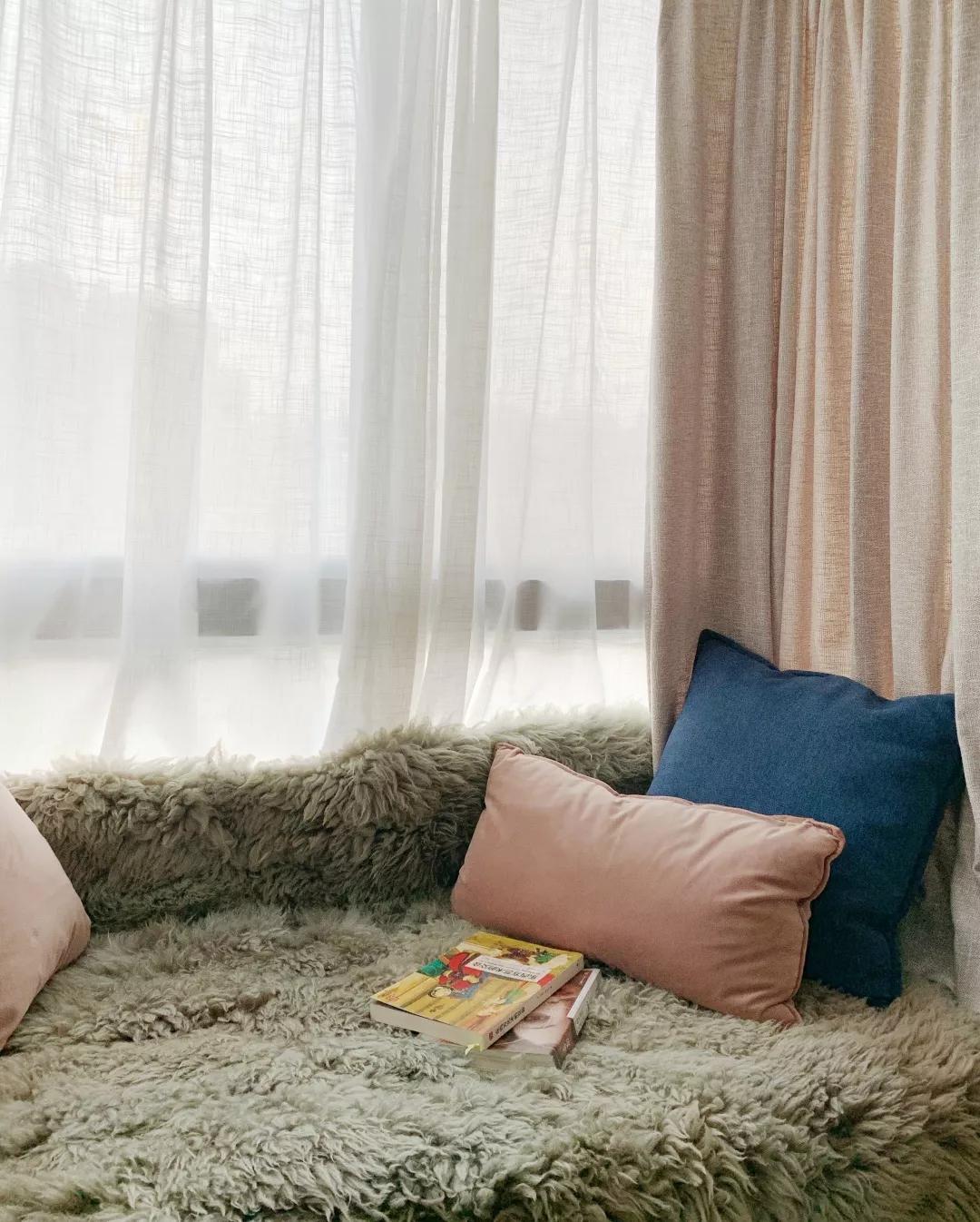 125平简约轻奢风家装设计,137平米客餐厅现代风装修效果图