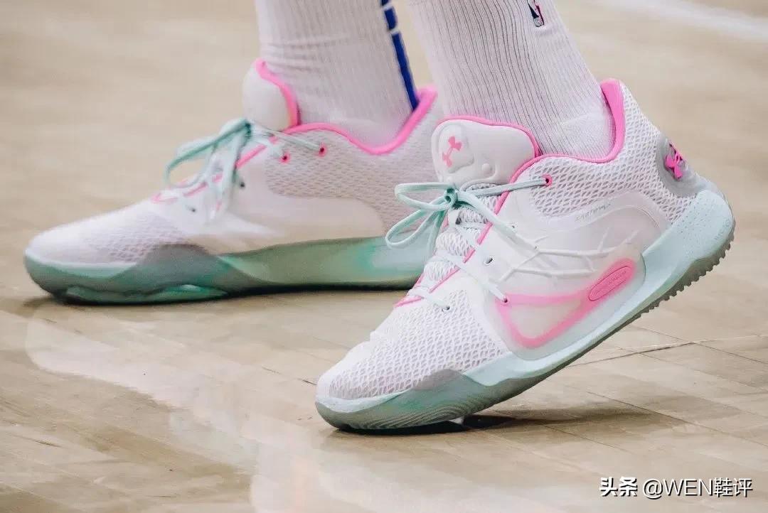 *男猛**必入鞋款?在NBA赛场上出现的“最后”一双UA球鞋值得被铭记