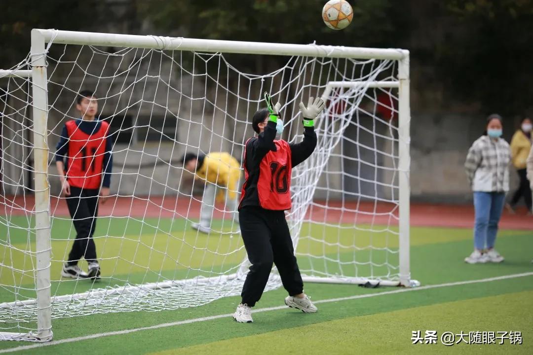 随州外国语小学足球比赛,外国语学校足球小将比赛
