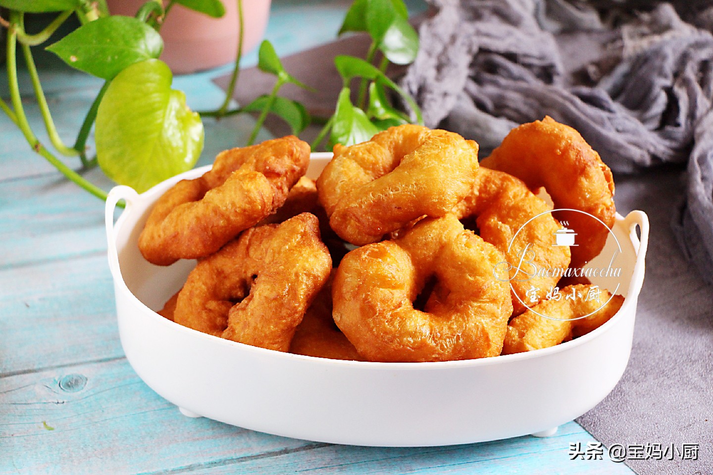 油条圈，家人吃着迷，比油条快手省事，一抓一揪就搞定，早餐要吃