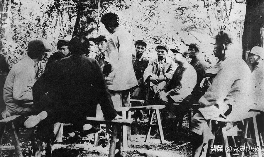 农村包围城市，武装夺取政权：毛*东泽**对中国革命道路最伟大的贡献