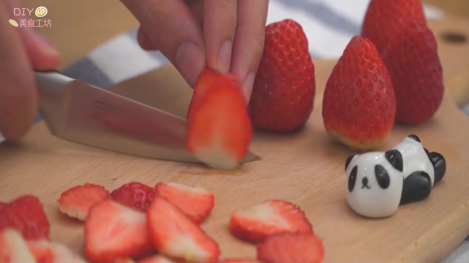 干草莓巧克力怎么做,草莓巧克力零食