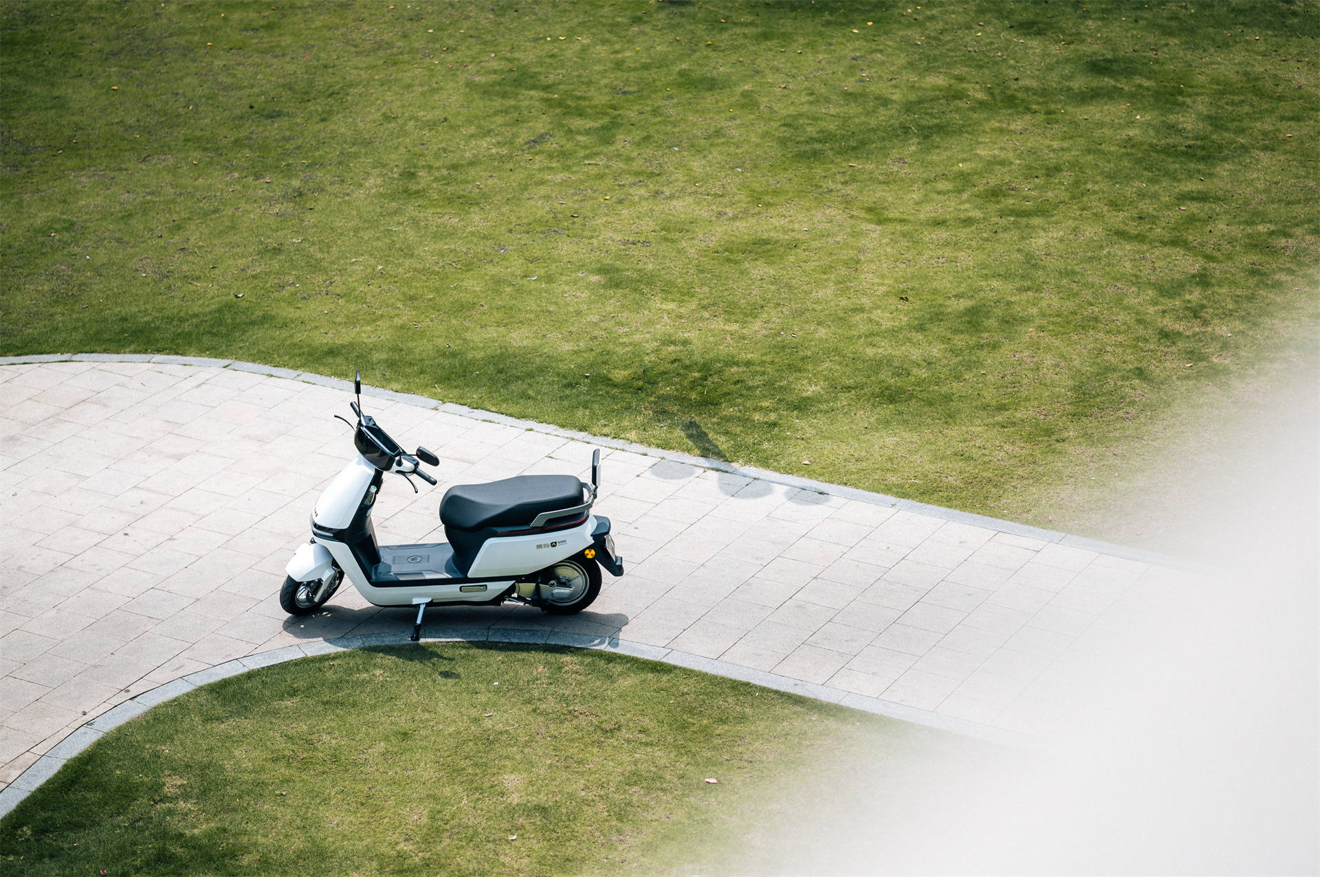 新款爱玛电动车真实测评,电动自行车续航500公里靠谱吗