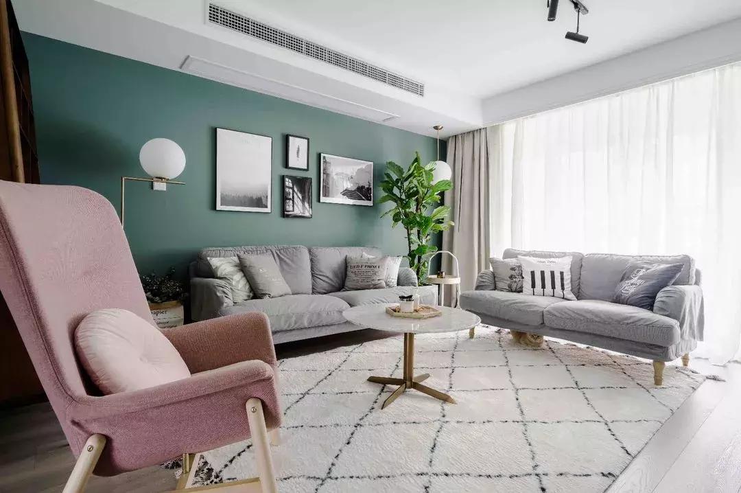 房子装修花再多钱,客厅还是沙发+茶几+电视柜,这样装修好看实用