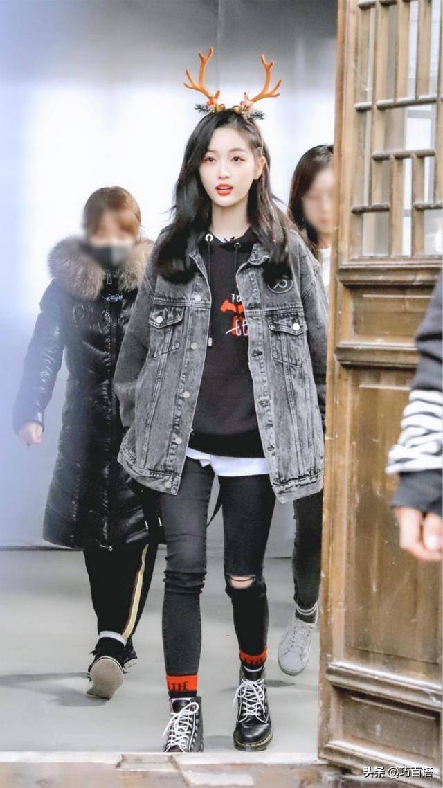 吴宣仪皮衣机场,吴宣仪皮衣穿搭