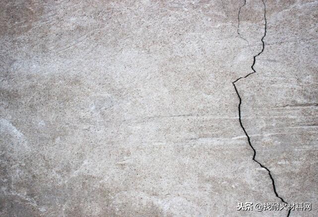 浇注料烘烤注意事项,浇注料的粉化原因