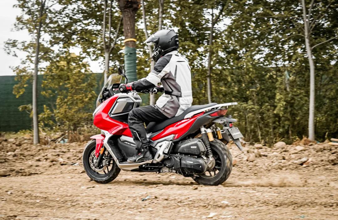 大阳ADV150胖虎试驾：真正的跨界踏板，兼顾城市越野可玩性极高