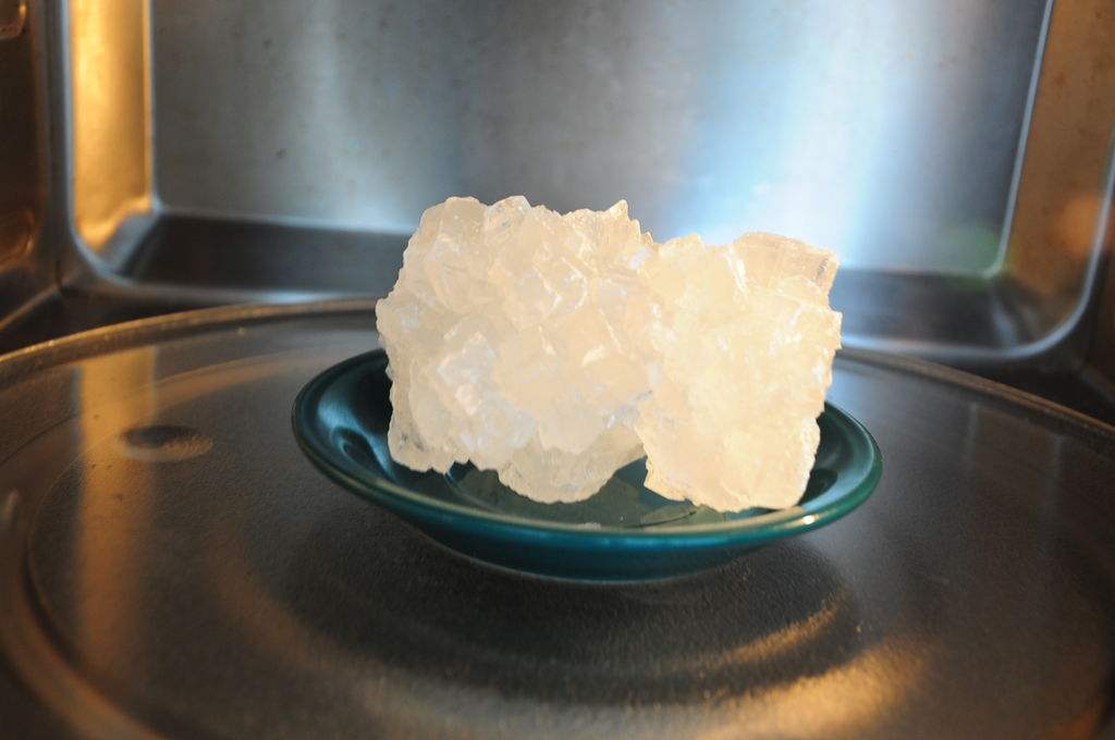 黄色和白色冰糖有什么区别,冰糖有什么功效