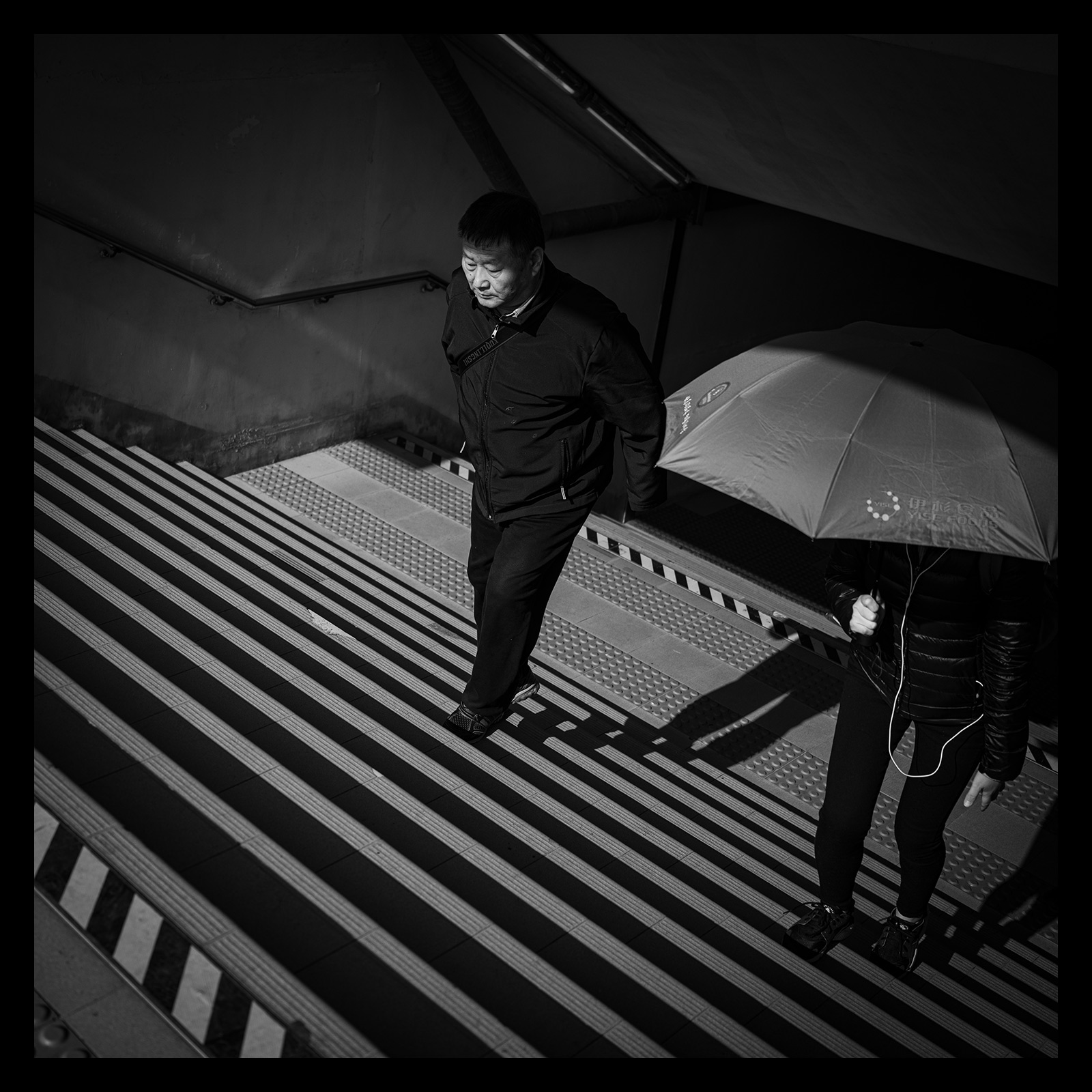 腾龙24mmf2.8全画幅广角微单镜头,腾龙352.8索尼镜头