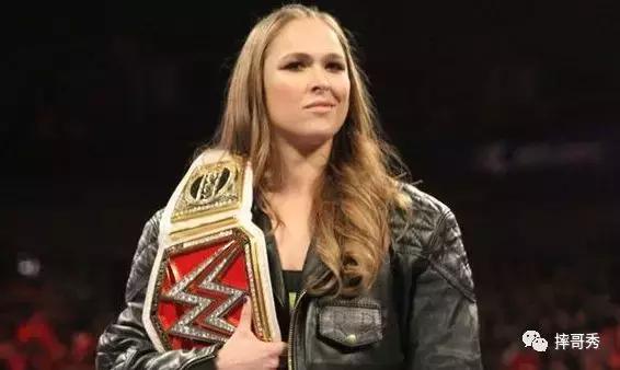 布洛克莱斯纳受伤,wwe摔角布洛克莱斯纳是怎么死的