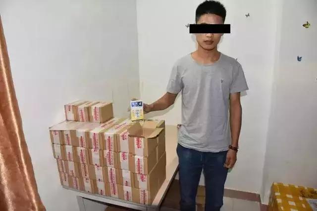 查获1000克假冰毒,警察查获冰毒