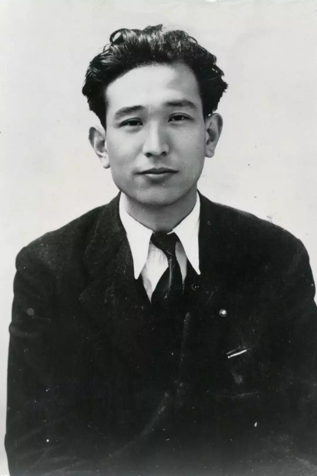 世人说我的爸爸是神，但他就是个普通人