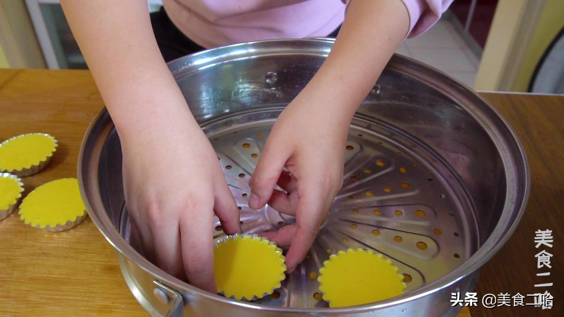 不用烤箱不用酵母可以做蒸蛋糕吗,纸杯蒸蛋糕要打发不用烤箱隔水蒸