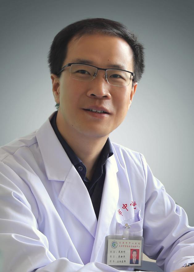 12月5日,九三学社山西省委医疗专家在汾东院区义诊送健康