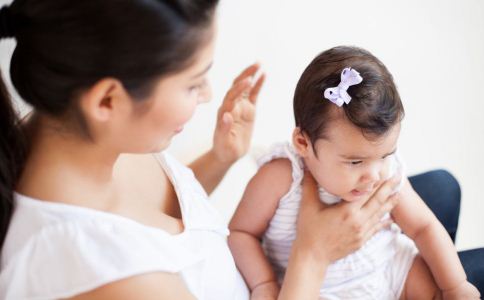宝宝打嗝怎么办？6个方法缓解孩子止嗝！快来学学吧