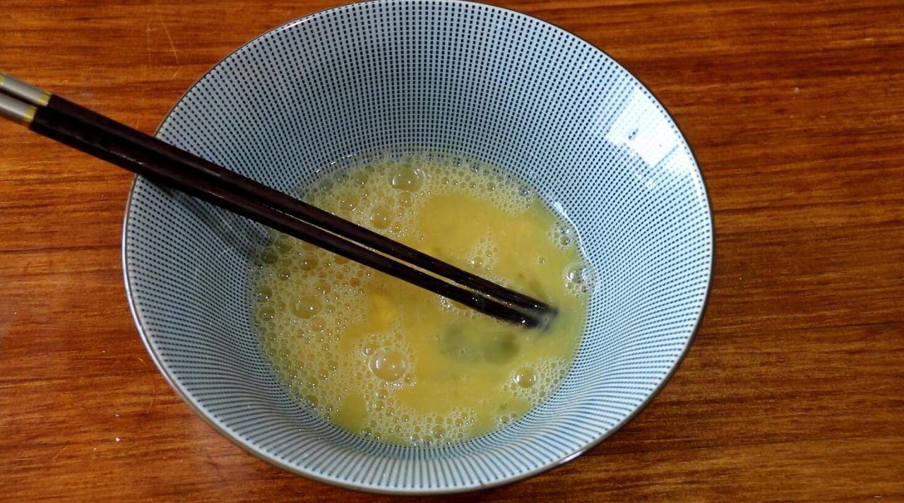 松软韭菜鸡蛋饼的做法,特色韭菜鸡蛋饼的做法