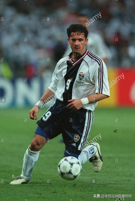 曾经风靡98世界杯的彩色pumaking，如今低调变身成贝莱林小黑鞋