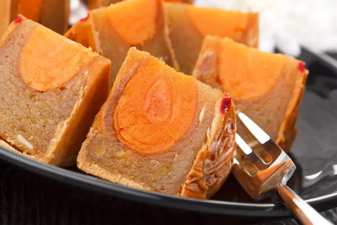 粽子里面的咸蛋黄要烤一下吗,做粽子用咸蛋黄剩下的蛋白怎么吃