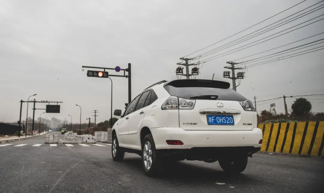 为什么要买百万级别的车,有没必要再买个破车