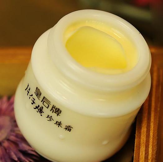 女人脖子三道杠预示什么,女人两眉间有两竖线有什么说法