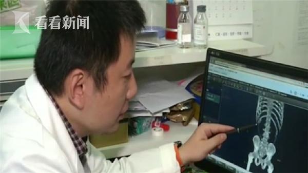 男子探险意外发现洞穴奇异生物,男子潜水意外发现7米长巨蛇