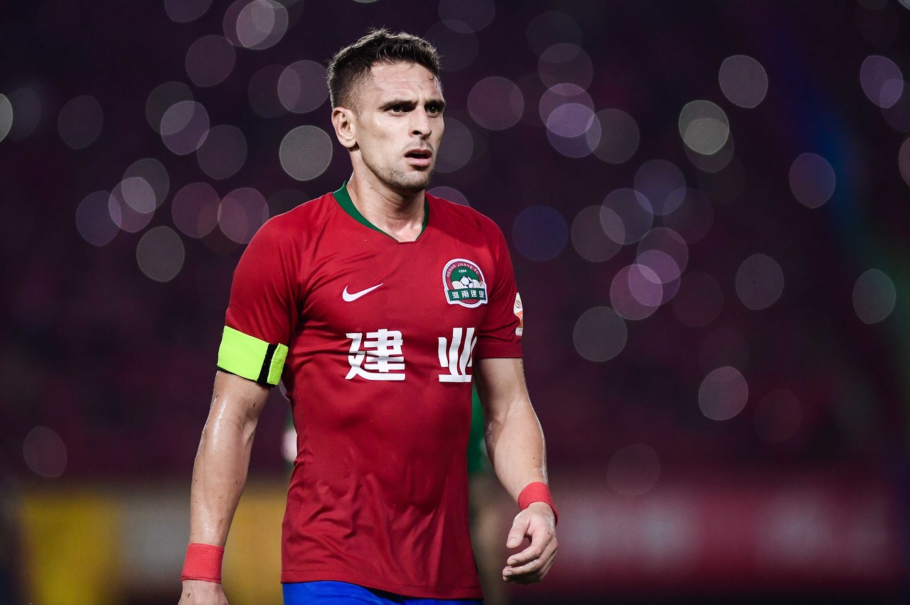 谁能扛起国足大旗,谁能胜任中国男足主教练