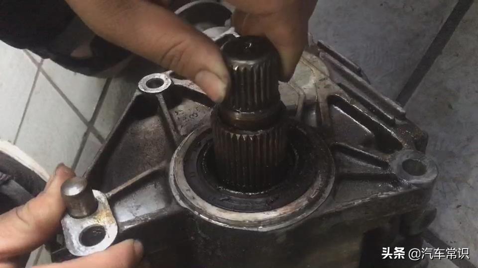 途胜行驶过程中加油没反应,现代途胜5万公里发动机漏油