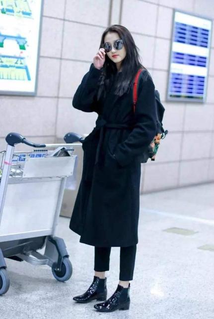 女性拥有一件风衣，掌握“3个要素”，优雅又魅力，谁穿谁高级