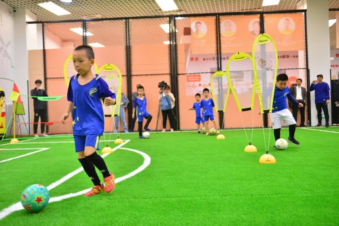 2019哈咘哈咘“小足球开启大梦想”福州市亲子嘉年华活动成功举办