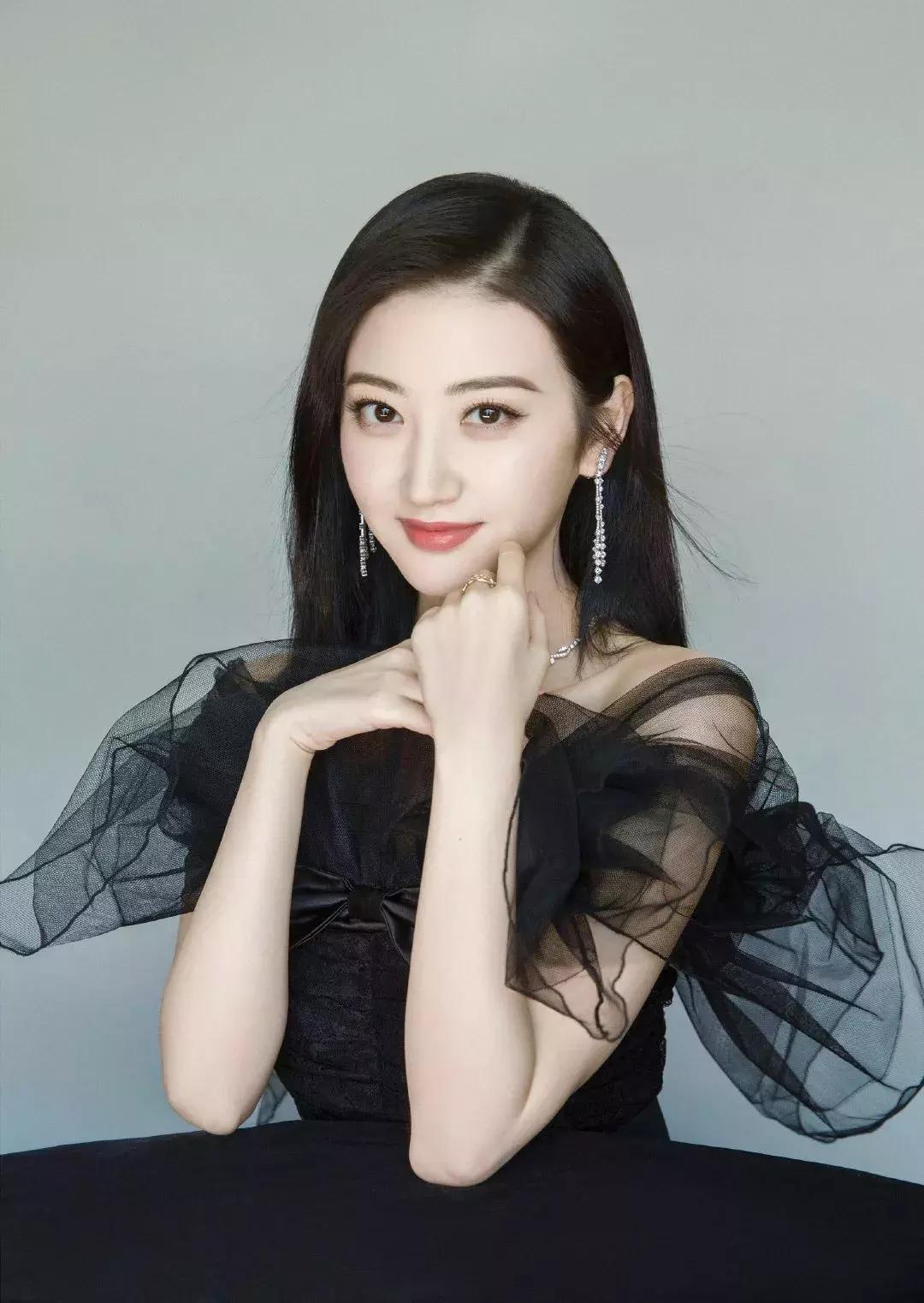 刘亦菲耳环搭配图片,刘亦菲脸小吗