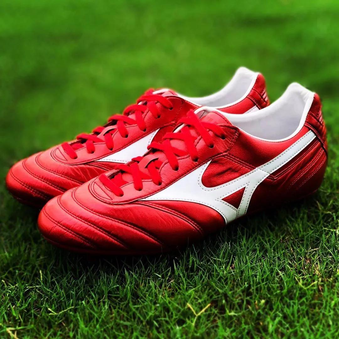 公认脚感性价比最好的10双足球鞋,建议买什么又帅气又好看的足球鞋