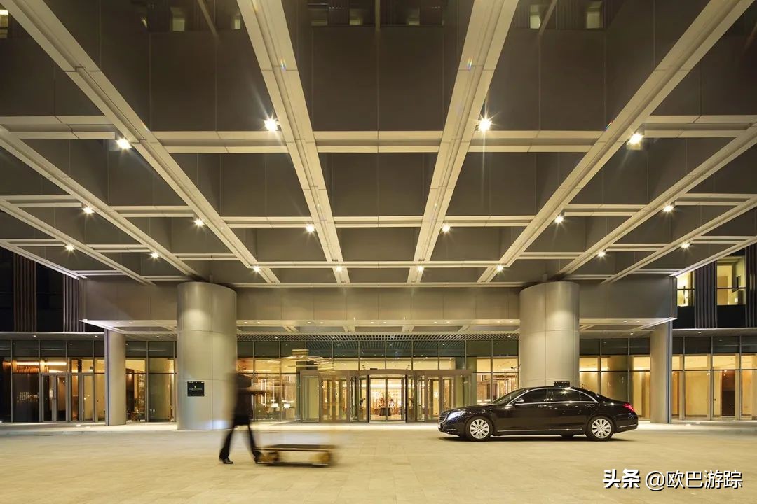 魔都四叶草洲际酒店，享缤纷自助大餐，国庆畅玩快闪啤酒节