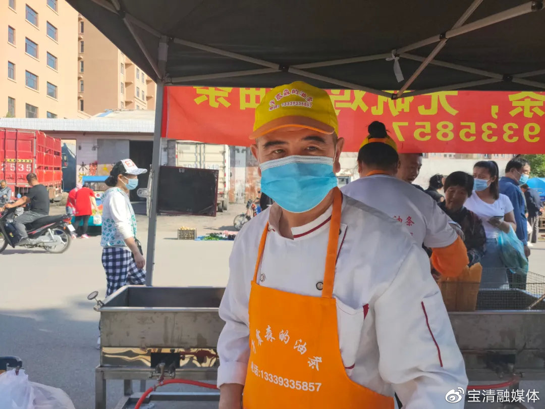 油条的烟火气,烟火气非常重的小吃街哈尔滨