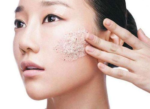 有什么妙招祛黑头收缩毛孔,每天要怎样做才能去掉黑头