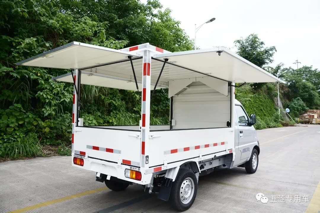 五菱荣光新卡双排地摊车,目前五菱荣光最便宜的车型