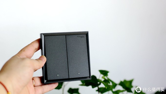 施耐德皓呈系列小夜灯现场效果,施耐德颜值开关插座