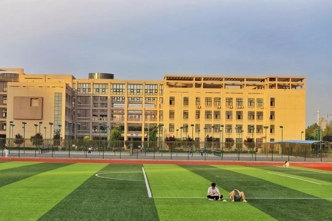 陕西省公办占地面积最大的大专,陕西省占地2000亩的大学