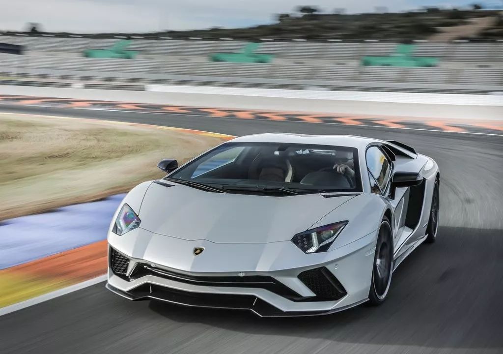 兰博基尼最后一款v12,兰博基尼七夕节发布全新v12跑车