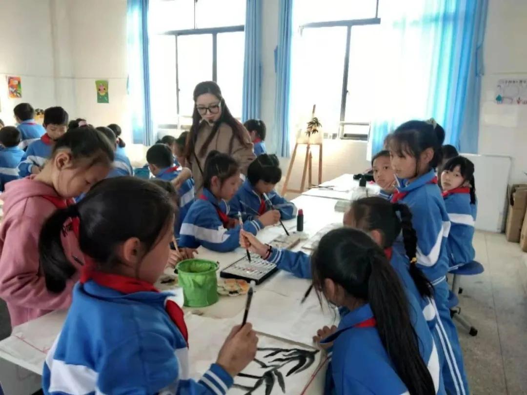 初中生放学不愿意回家,学生放学不知所措