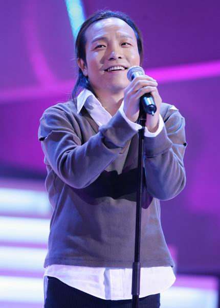 “歌神”许巍：曾因抑郁症险些自杀，如今年过半百，却回归为少年