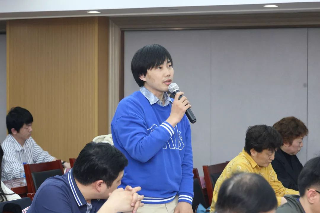 当心别让狼盯上,提防被别人骗的视频