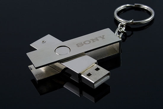 u盘接口和充电器接口一样吗,u盘插进充电器会发生什么