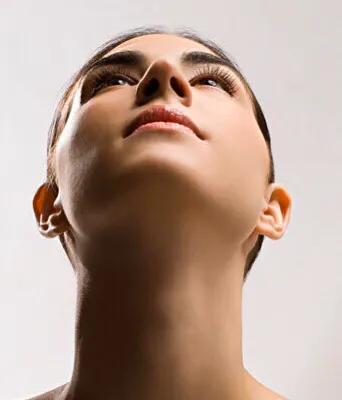 后颈横纹深怎样消除,如何锻炼消除脖子纹