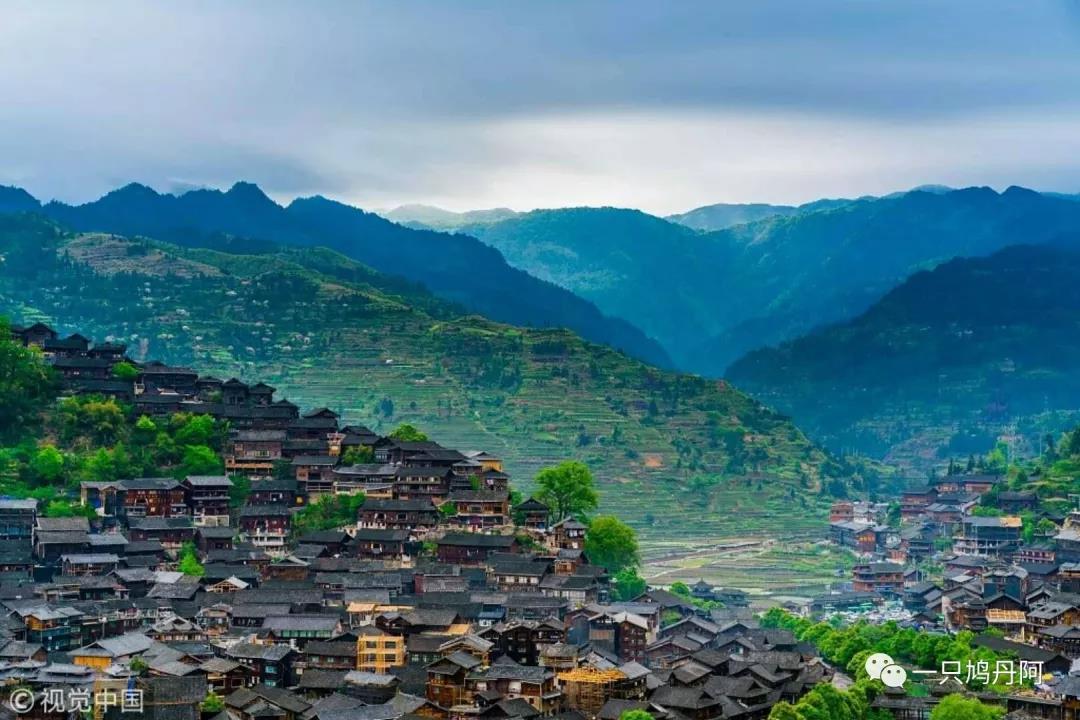 苗族百鸟衣搭配,百鸟衣苗族的介绍