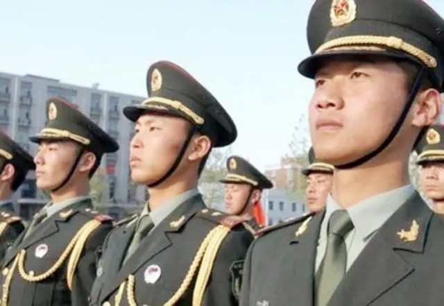 文职官员到何级别才有专门警卫员,什么级别的干部配备警卫员司机