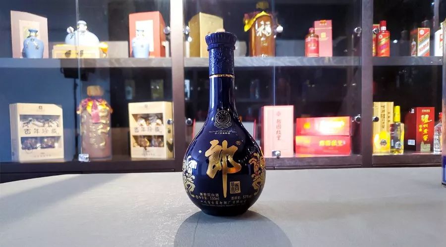 奈不何茅台老大，这两瓶酒都在争老二，找来尝尝看怎么样