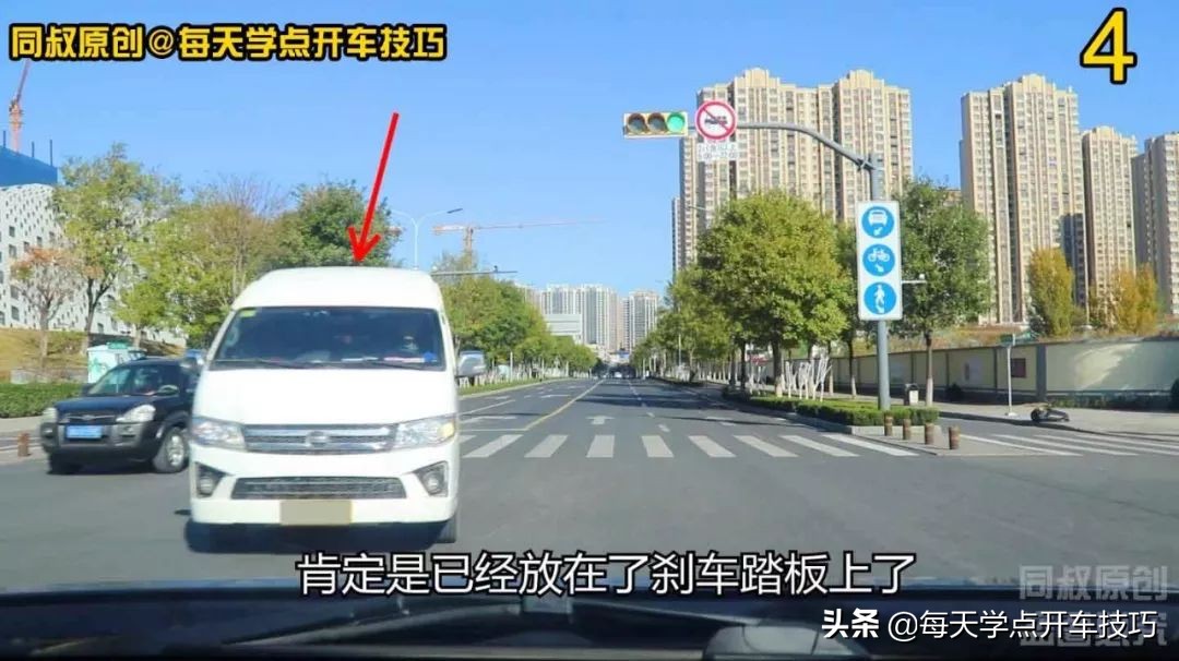 左转弯让直行车撞怎样划分责任,左转弯被直行车碰到谁的责任