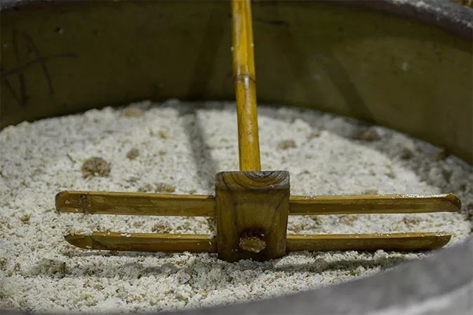 与尔同销万古愁上一句是什么,与尔同销万古愁李白哪来的愁