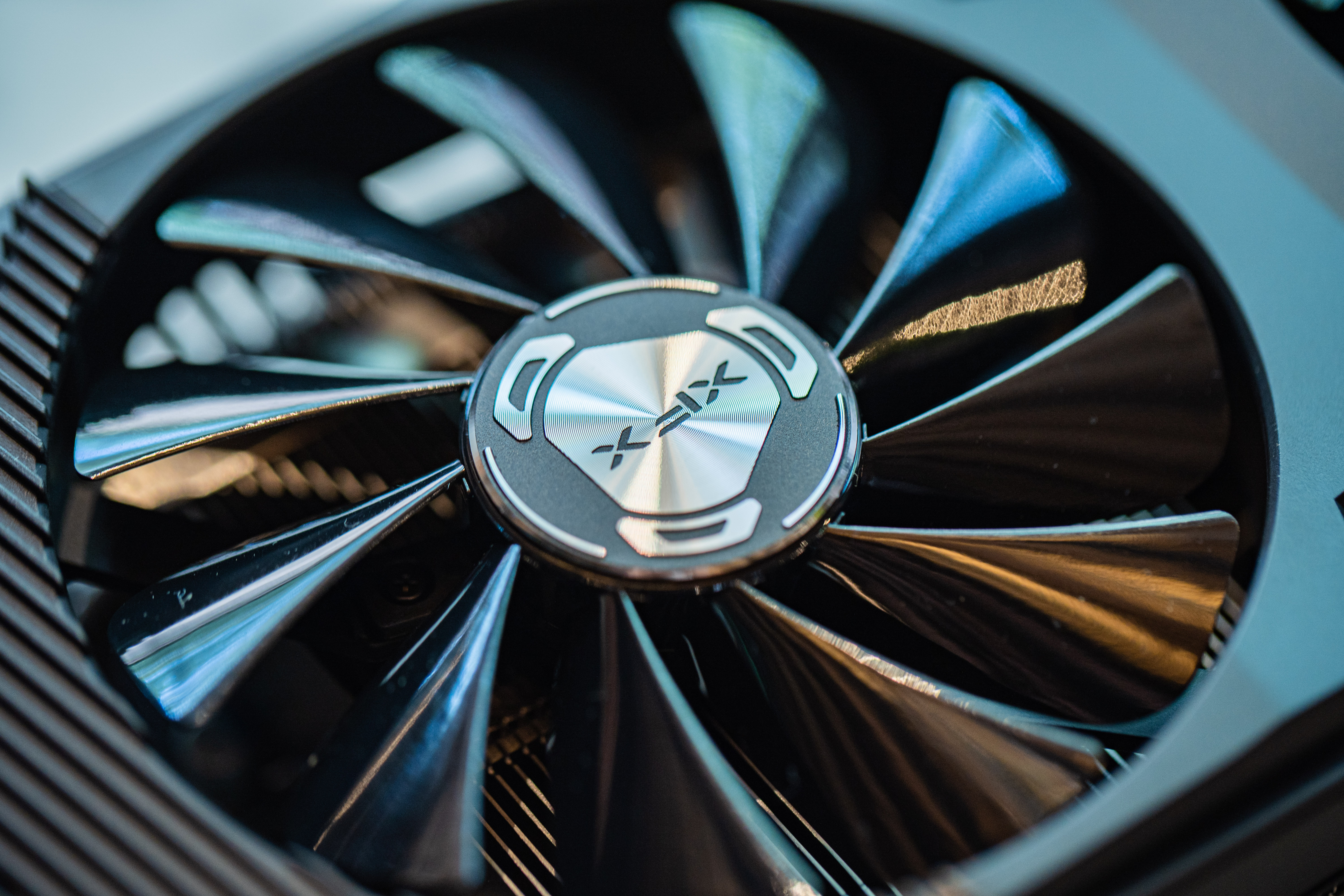 讯景xfxrx5908g黑狼版,xfx讯景rx5708g黑狼版